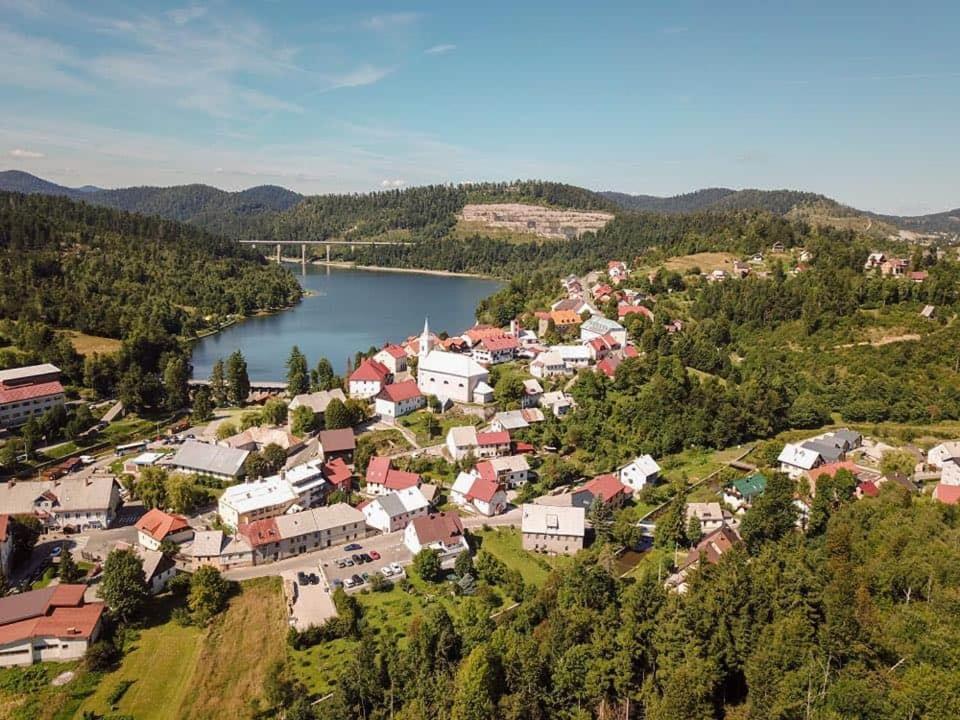 Apartman Patricia Lägenhet Fužine Exteriör bild